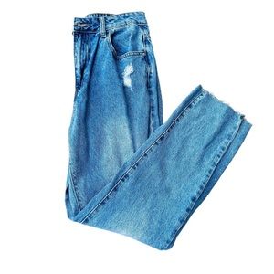 Medium Wash Mom Jeans 💙 ✨